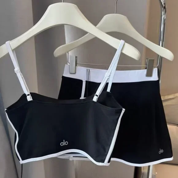 Alo Yoga Airbrush Streamlined Skirt - Black/White - Picture 3 of 5